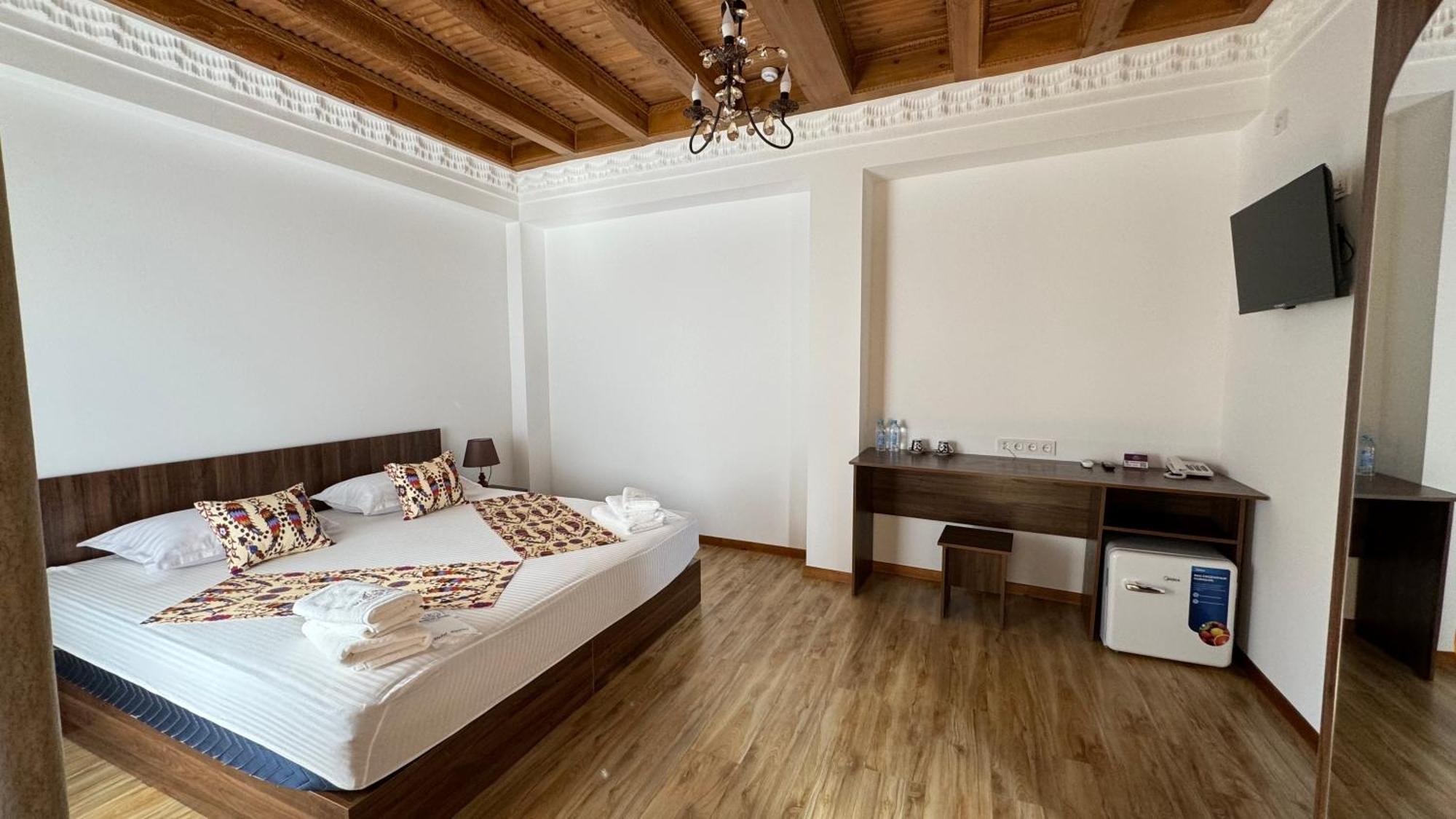 Mahbubakhon Guest House In Old City Buxoro Luaran gambar