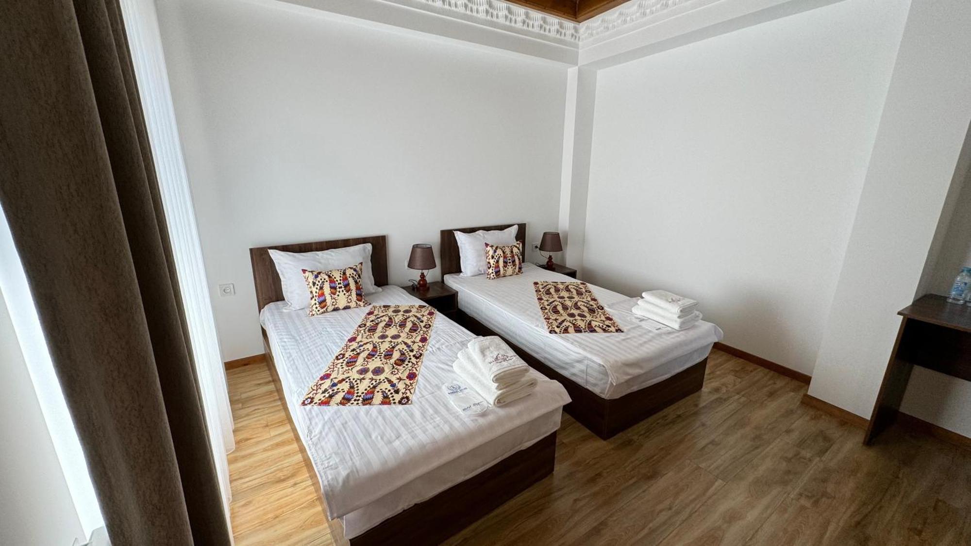 Mahbubakhon Guest House In Old City Buxoro Luaran gambar